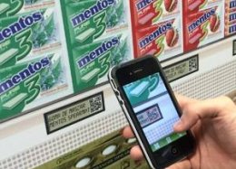 Metrô tem gôndola virtual de mercado que permite compra pelo celular.